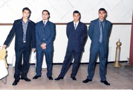 ana o khoti la3zaz 3liya bazaf